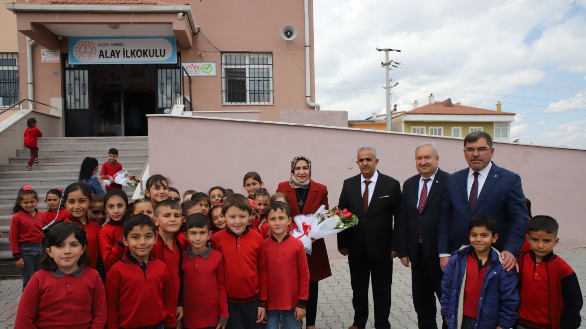 OKULUMUZDA YIL SONU SERGİ